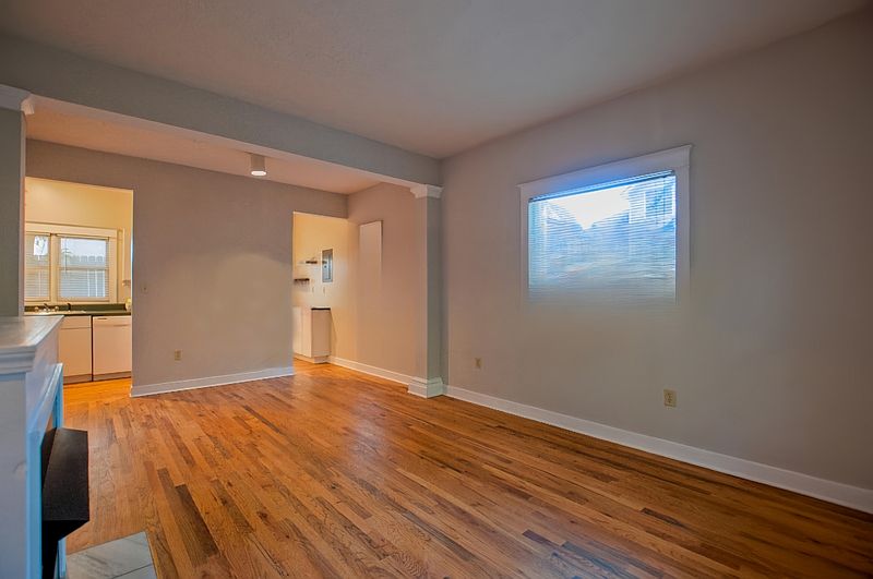 1st image of 925 Greenwood Ave NE APT C