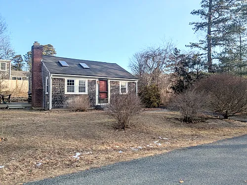 16 Gilbert Rd Photo 1