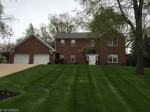 1st image of 1055 Darrell Dr NE