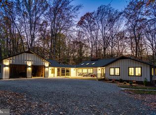 108 Interpromontory Rd, Great Falls, VA 22066