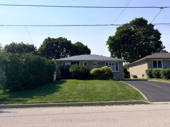 402 Osiris Dr, Richmond Hill, ON L4C 2P9