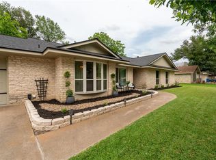 2700 Paula Ln, Taylor, TX 76574