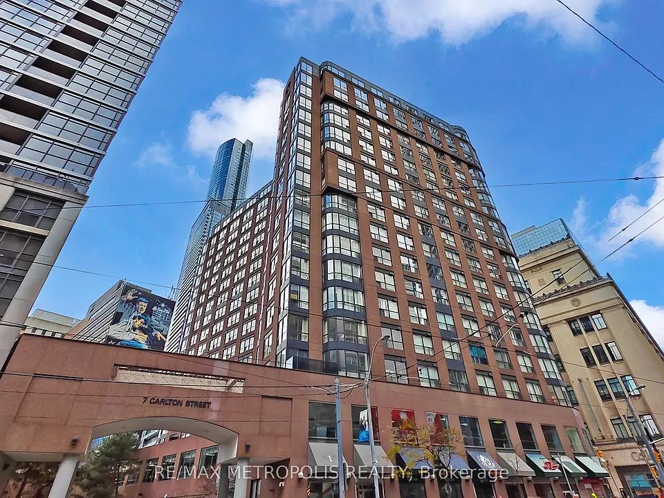 7 Carlton St #708