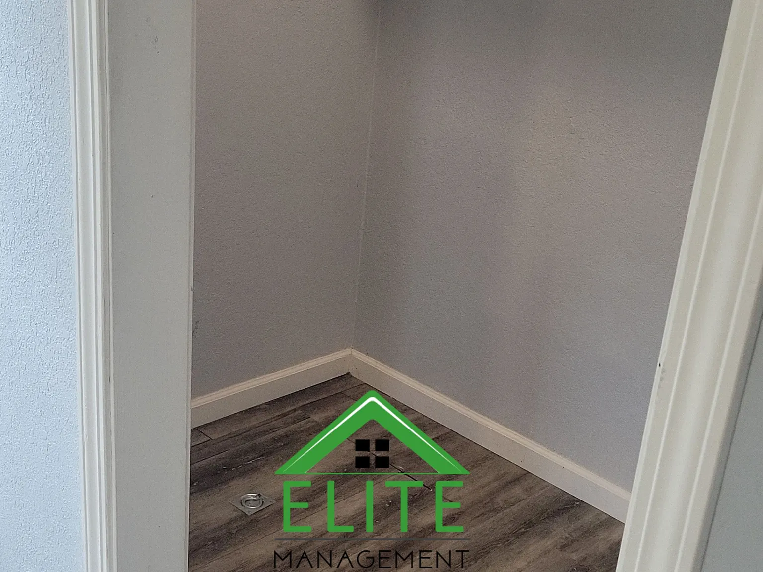 1 bed, 300 sqft, $1,195 — Photo 3