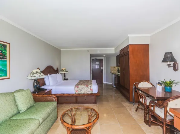 2045 Kalakaua Ave APT 1404, Honolulu, HI 96815