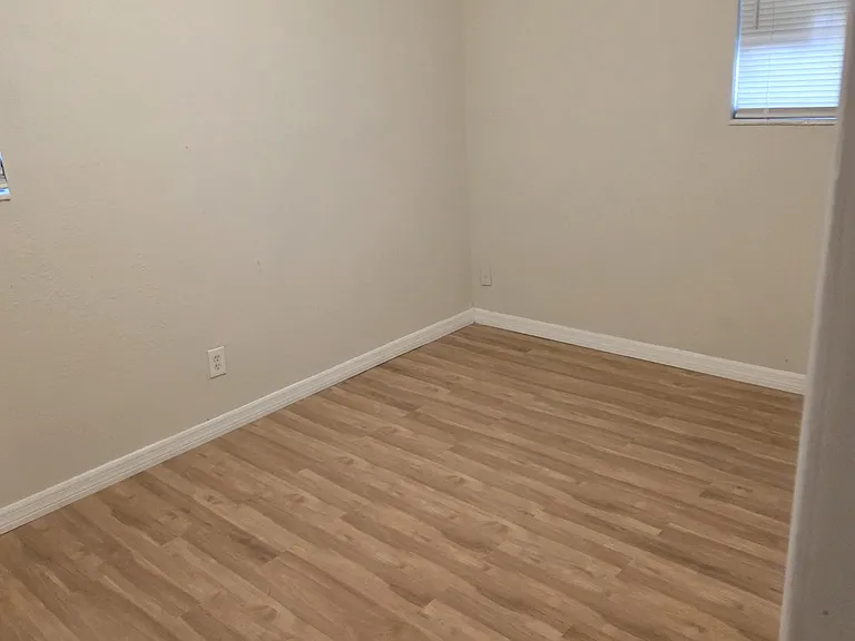 7175 Eudine Dr N — Photo 6