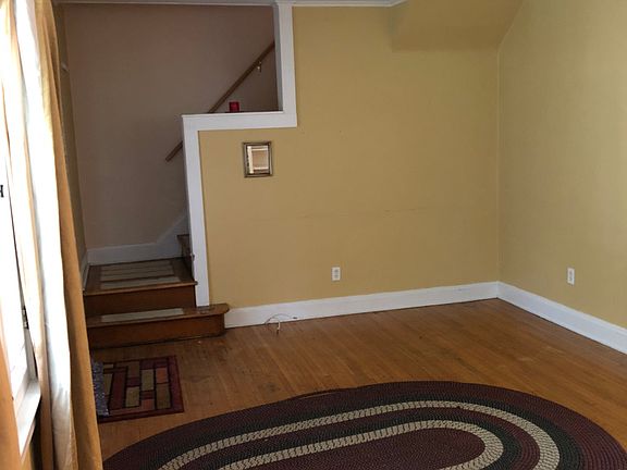 4th image of 362 Columbian Ave