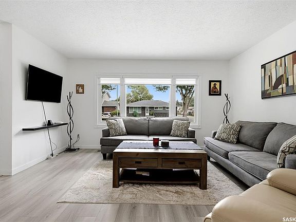 4th image of 4064 Montague STREET
