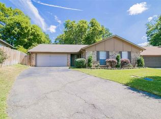 911 Centenary Dr, Longview, TX 75601