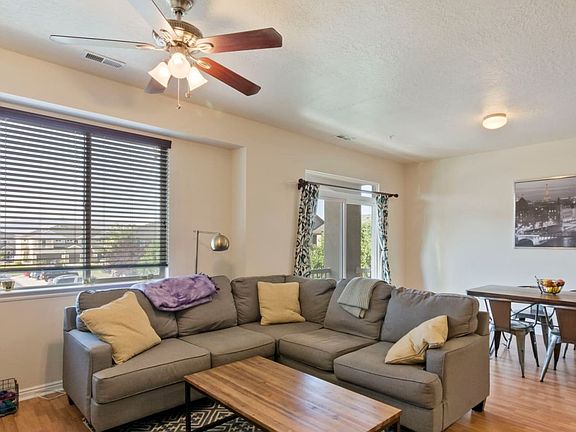 3rd image of 3132 W Desert Lily Dr