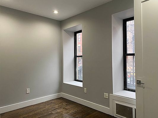 4th image of 216 E 118th St APT 1C