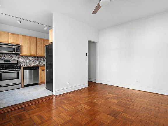 4th image of 264 6th Ave APT 1C