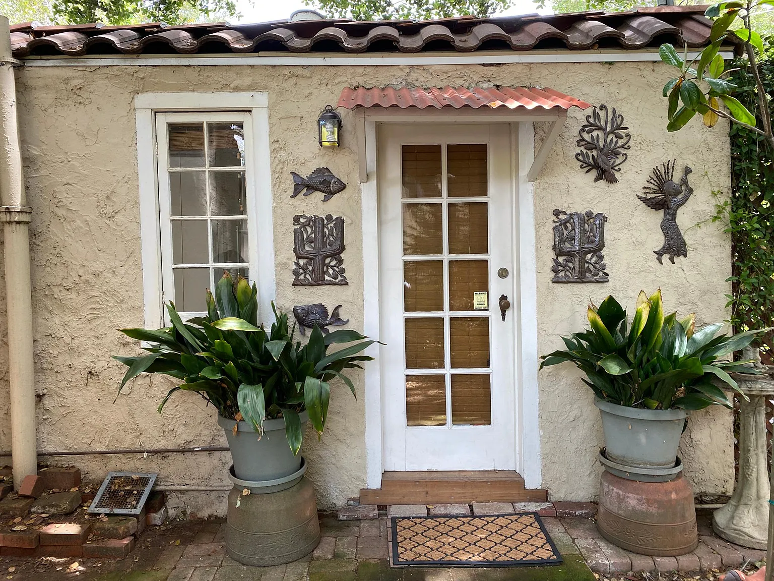 Studio, 250 sqft, $1,850 — Photo 2