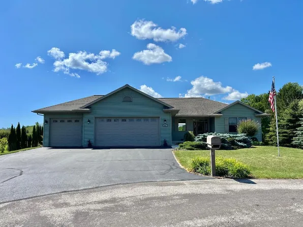 629 East Jefferson AVENUE, Cleveland, WI 53015