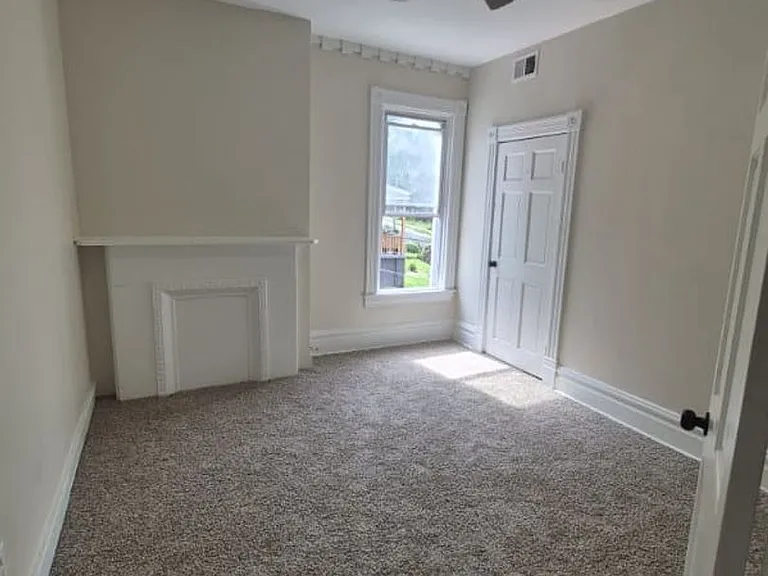 729 Hill Ave — Photo 9