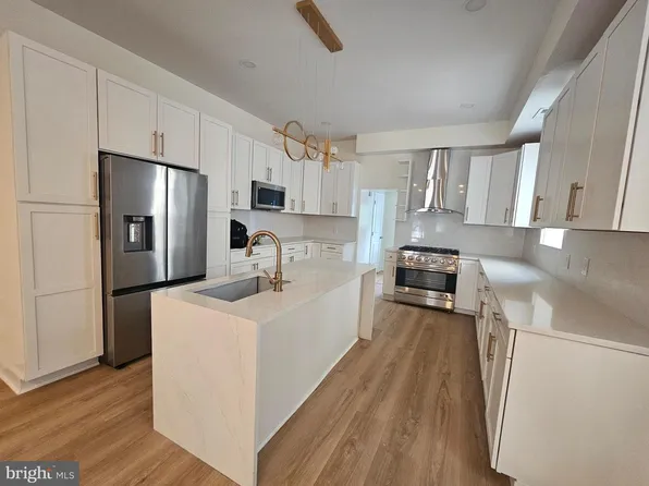 83 W Sharpnack St, Philadelphia, PA 19119