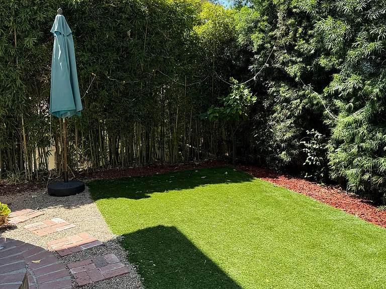 2046 Cerro Gordo St — Photo 32