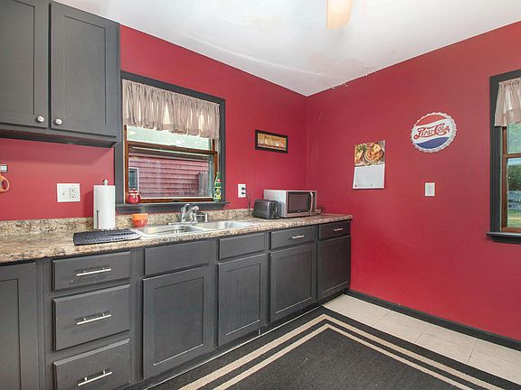 5th image of 305 Remus Dr