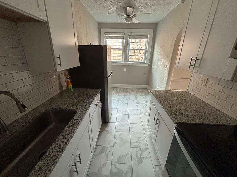996 Greenwood Ave NE #7 — Photo 7