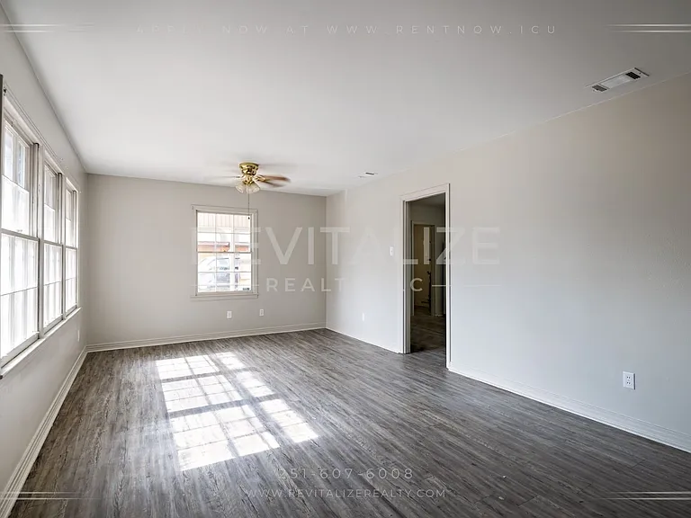 1258 Charmaine Cir N — Photo 9