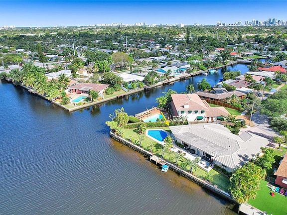 2nd image of 2956 NW 10th Ave