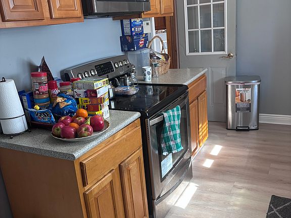 4th image of 204 Brown Street