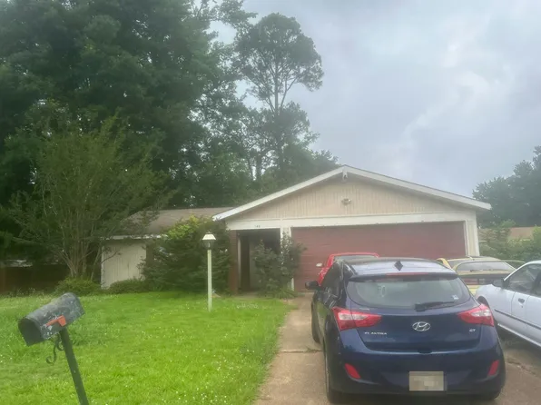 140 Bedford Ln, Jackson, MS 39206