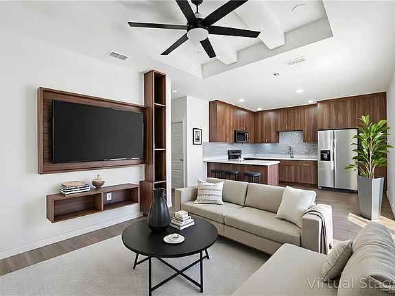 2nd image of 2902 Gabriel St #1