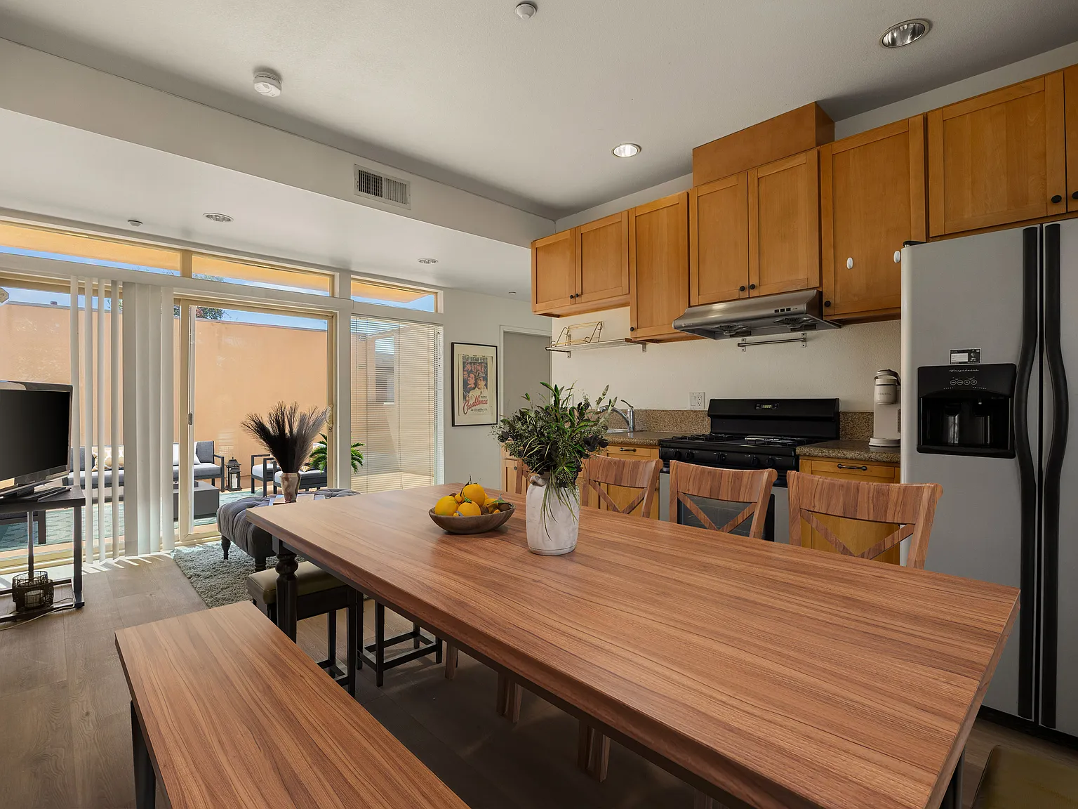5 bed, 2050 sqft, $1,199 — Photo 4