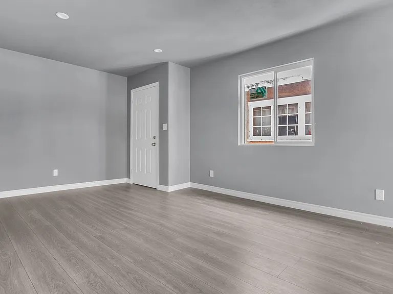1517 E L St — Photo 2