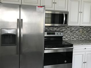 749 Normandy Cir, Hartland, WI 53029