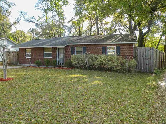 3rd image of 1325 Blossom Cir
