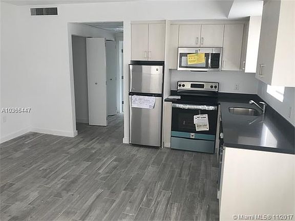 2nd image of 1035 Euclid Ave #28