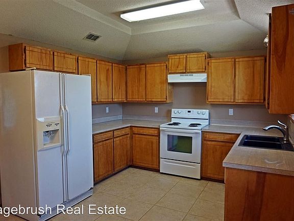5th image of 1017 Stanton Pl