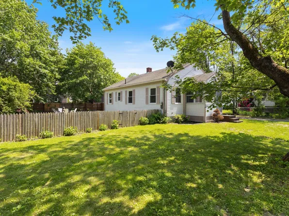 63 Dorset Street, Portland, ME 04102