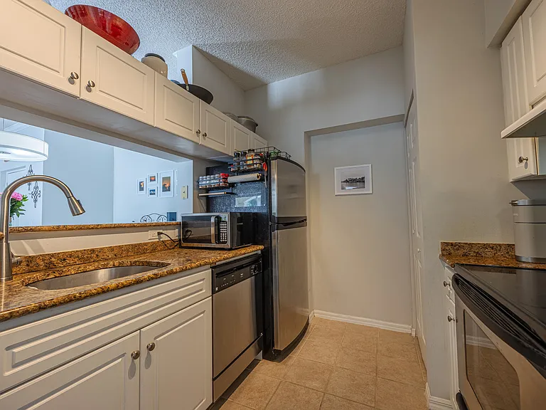 2412 Tuscany Way — Photo 8