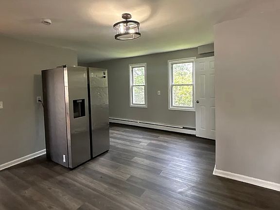2nd image of 206 Peshine Ave #2A