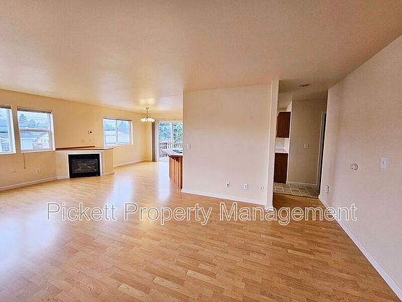 3rd image of 1116 Park Ave