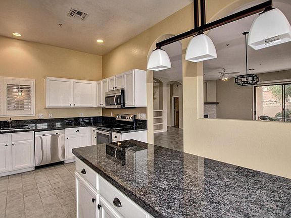 5th image of 2384 S Cliff Dr