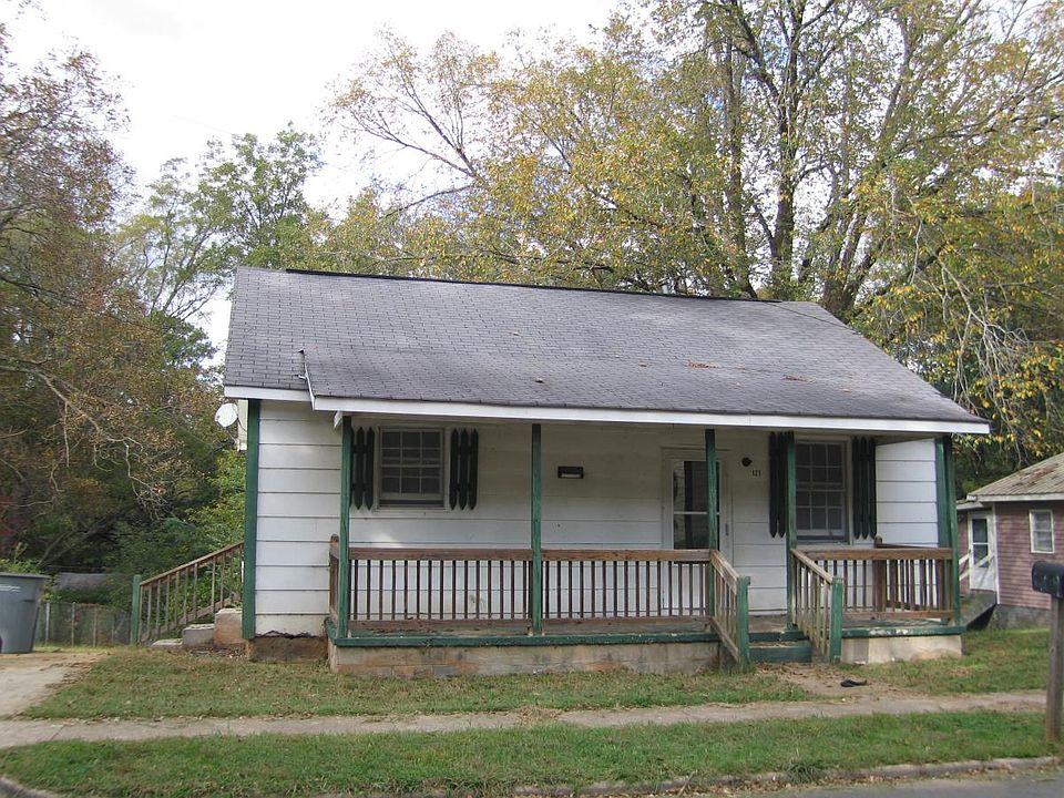 2nd image of 121 Bell St