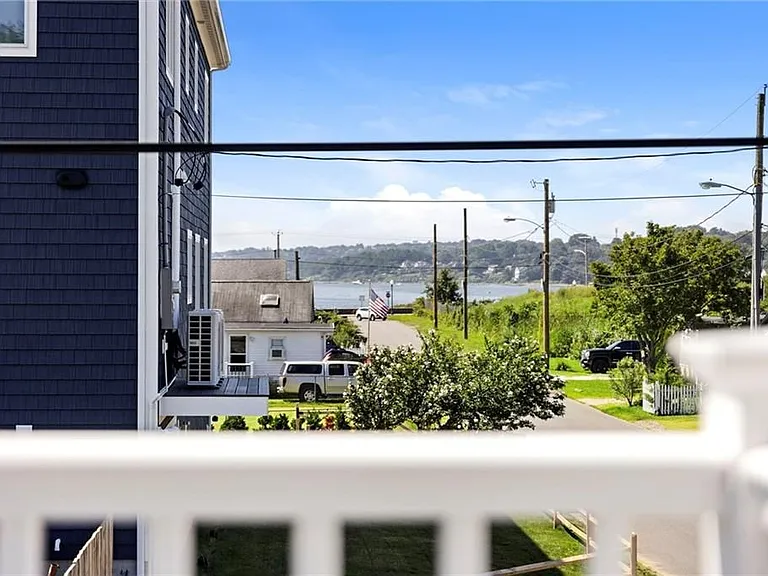 51 Pine St — Photo 31