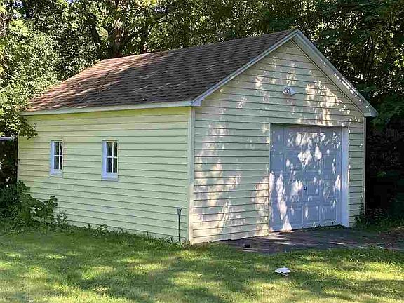 4th image of 149 Woodland Ave