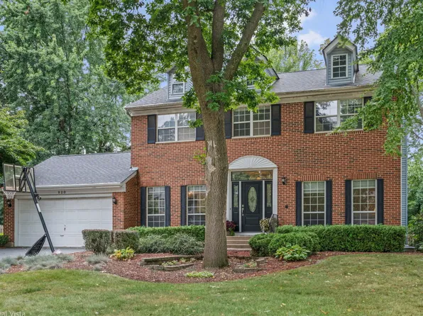 920 Plymouth Ct, Algonquin, IL 60102