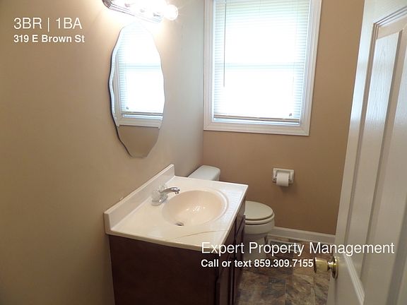 5th image of 319 E Brown St