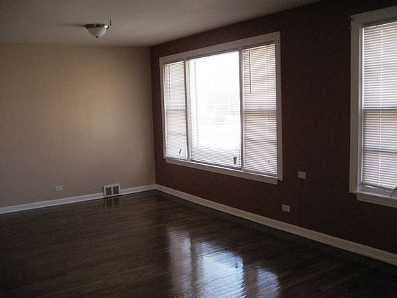 3rd image of 8535 Monticello Ave