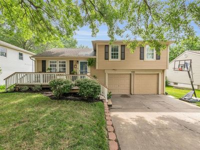 410 Meadowbrook Ln, Olathe, KS, 66062