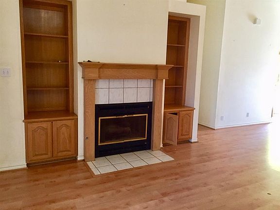 3rd image of 1607 Southgate Dr