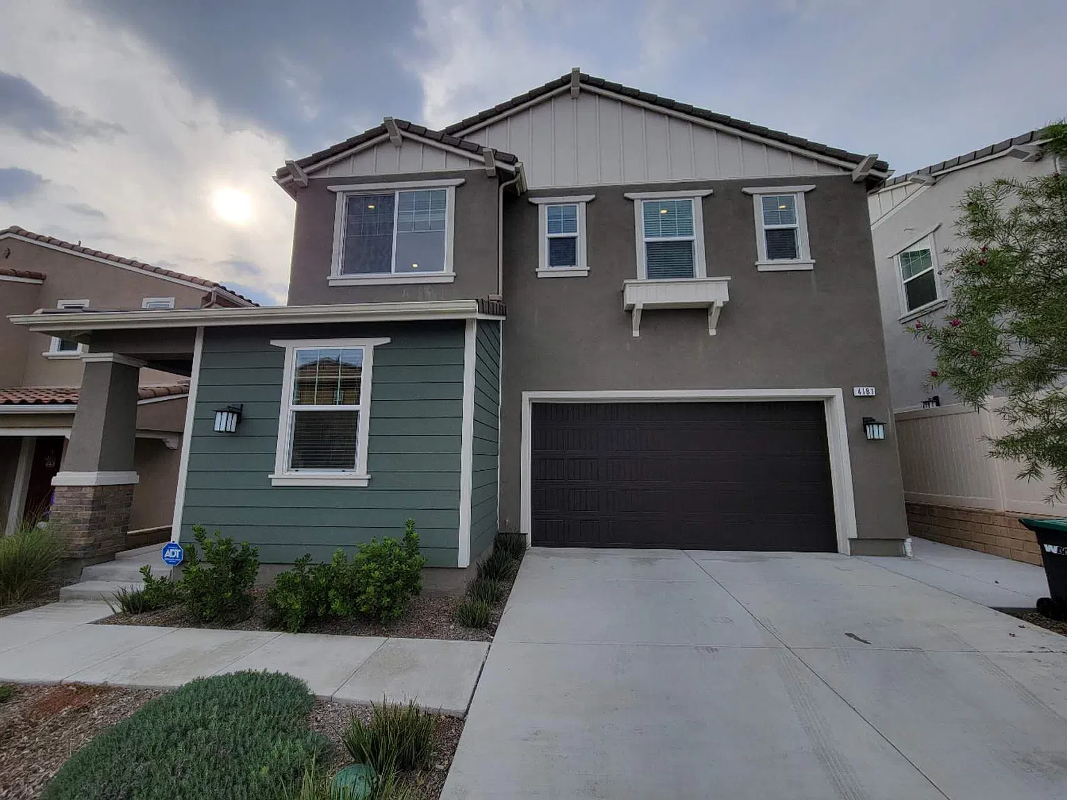 4 bed, 2379 sqft, $4,200 — Photo 1