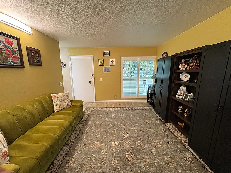 500 Glenwood Cir #122 — Photo 6