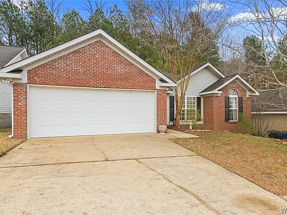 3rd image of 4923 Cambridge Dr